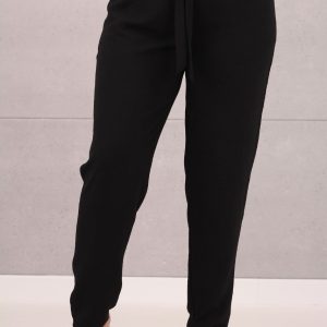 czarne-spodnie-z-wiazaniem-w-pasie (1)